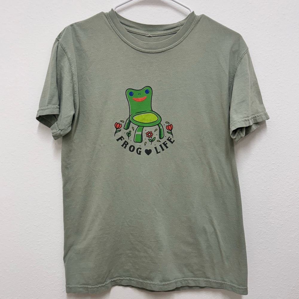 Just Peachy Froggy Chair T-Shirt size small